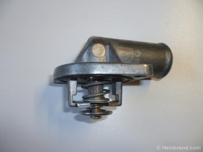 Thermostat with housing ar 105 injectionmodel